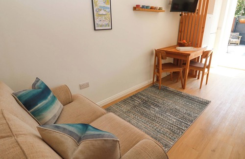 Illogan Cottage | CARN BREA, pet friendly, with hot tub in Redruth