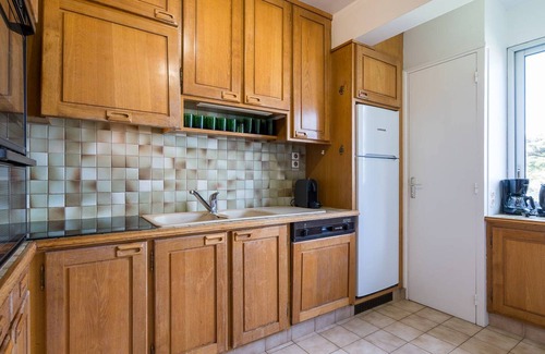 Carnac Apartment | Carnac - 3-room apartment + sleeping area, 78m², direct beach access, pets allowed, covered parking