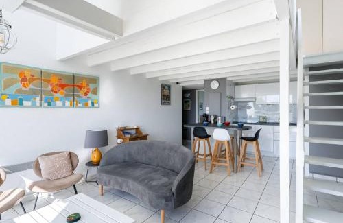 Carnac Apartment | Carnac - Duplex 3 pièces avec piscine, proche plage et WiFi inclus - FR-1-477-212
