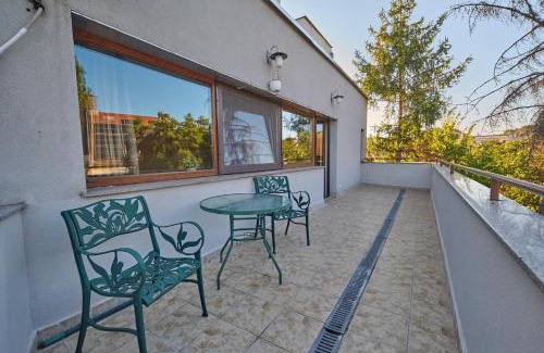 Gellert Hill Apartment | Carolina Apartman