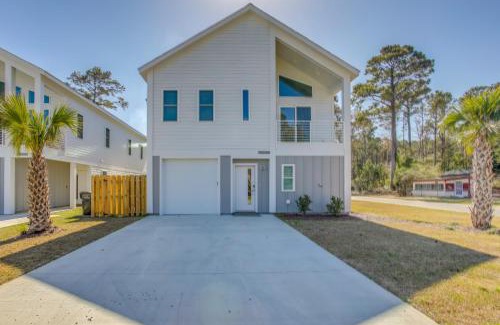 North Carolina Coast House | Carolina Beach Vacation Home Near Boardwalk