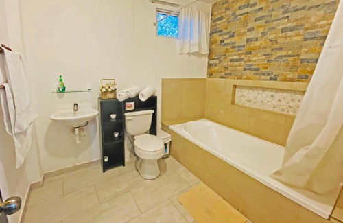 Bahia de la Academia House | Carpao Lodging Galapagos