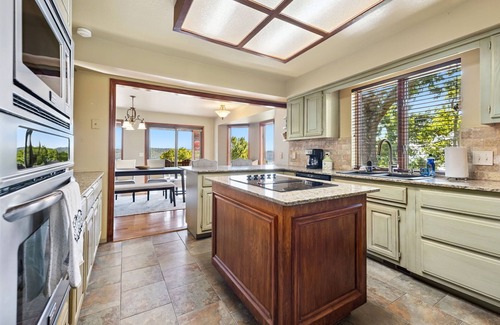 Rogers House | cARpe diem-Stunning Lake Views-1.5 to Boat Ramp
