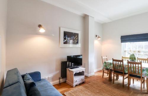Sandwich House | Carpenters