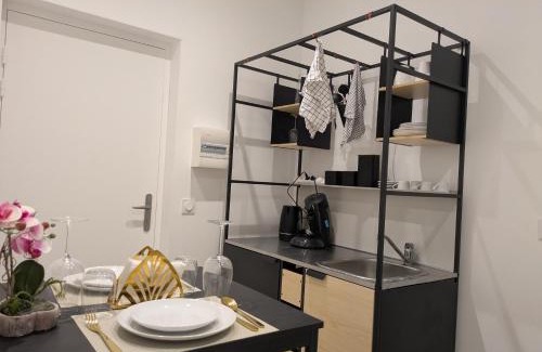 Quartier Administrations Apartment | Carré d'Or Centre Ville Nîmes Romanité
