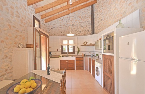 Sa Pobla Cottage | Carratxet - Spacious house with large pool and garden in Buger, Mallorca