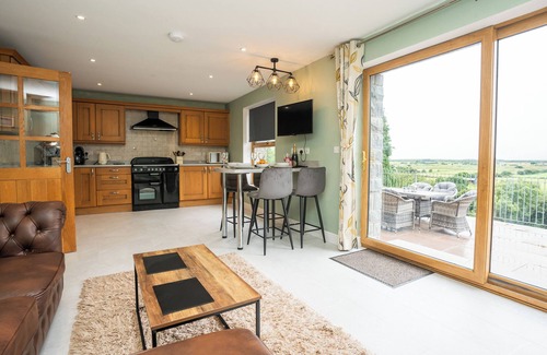 Harlech Cottage | CARREG WEN, pet friendly, with open fire in Harlech