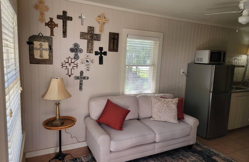 Comfort Apartment | Carriage House - Historical District One Block off High Street