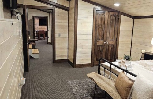Pickens Cabin | Carter Creek Camp Retreat – 14 Acres of Adventure & Relaxation!