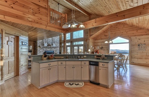 Ellijay Cabin | Carter`s Lake Overlook