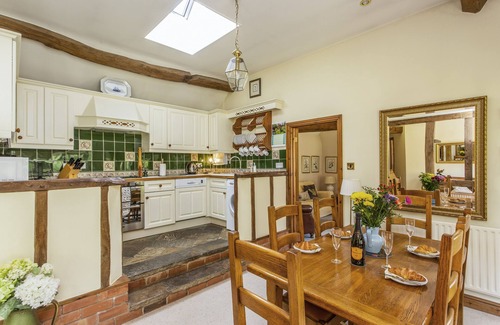 Paxford Cottage | Carters Barn - a converted barn that sleeps 6 guests in 3 bedrooms