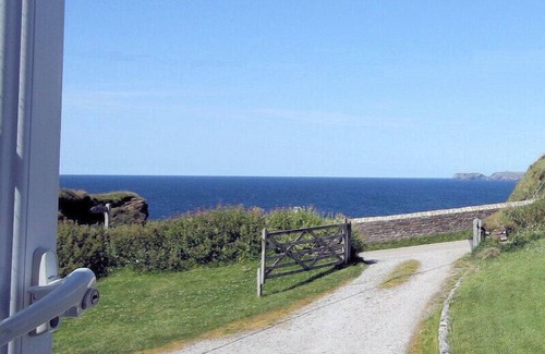 Port Gaverne Cottage | CARTWAY COVE, family friendly, with a garden in Port Isaac