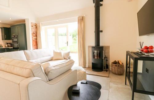 Kneesall House | Carver's Rest