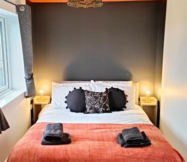 Carlisle Apartment | Carvetii - Phoenix House - Near Hospital, max 8 ppl