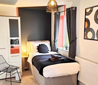 Carlisle Apartment | Carvetii - Phoenix House - Near Hospital, max 8 ppl