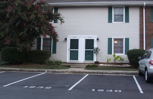 Southwest Raleigh House | Cary Retreat: 1 King Bed | 2 Queen Beds | Pool