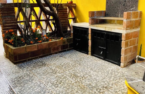 Del Cerrillo House | Casa Cecy . comfortable, centrally located, secure