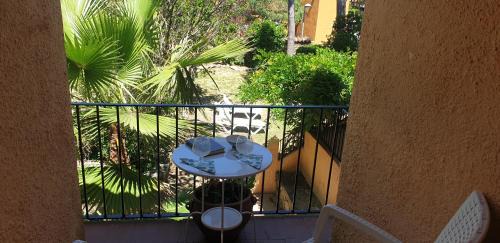 Palamos Villa | Casa única con jardín a 45 metros de la playa. BE
