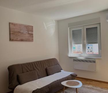 Zvornik Apartment | Casa 20 Cozy New Apartment in Central Zvornik Near Border and Airports