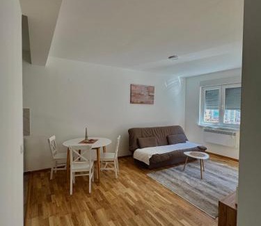 Zvornik Apartment | Casa 20 Cozy New Apartment in Central Zvornik Near Border and Airports