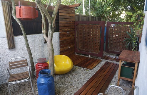 Lagoinha House | Casa Aconchegante, a 50 Metros da Praia, Proj. Arquiteto Paulo Mendes da Rocha