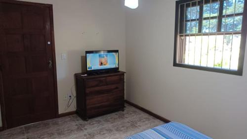 Miguel Pereira Cabin | casa aconchegante na montanha