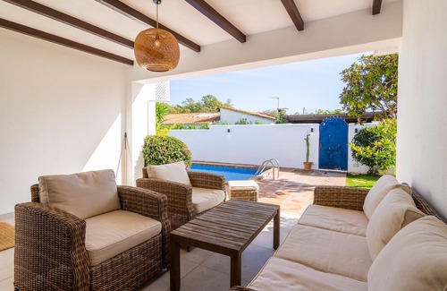 San Pedro de Alcantara Villa | Casa Adel - Cozy 4Bd Beach Bungalow in Marbella