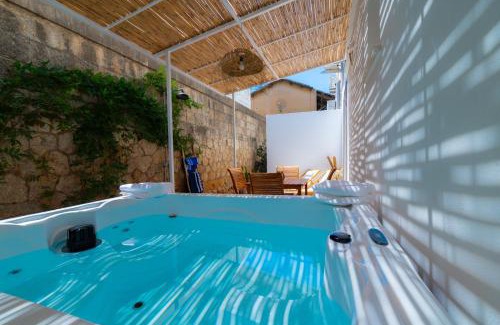 Casteldaccia Villa | Casa Aive: Jacuzzi and Relax