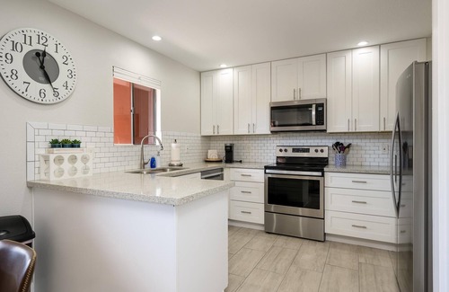 Paradise Valley Village Condo | CASA ANA- Anasazi Village- Fully Updated unit pool view