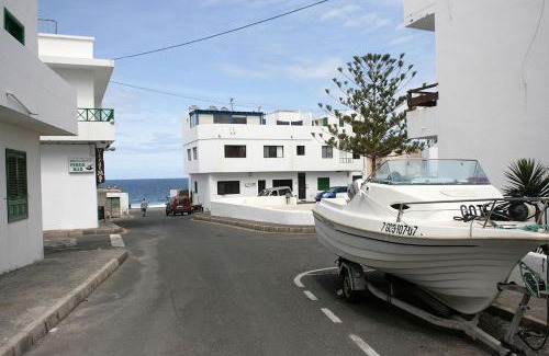 La Santa Apartment | CASA ANCLADA en LA SANTA- 4 Apartamentos frente al mar- 1ª linea solarium