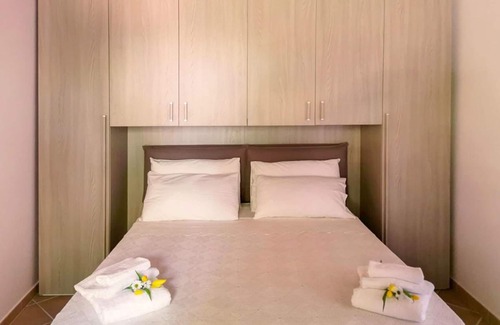 Torchiara Apartment | Casa Antica by Interhome