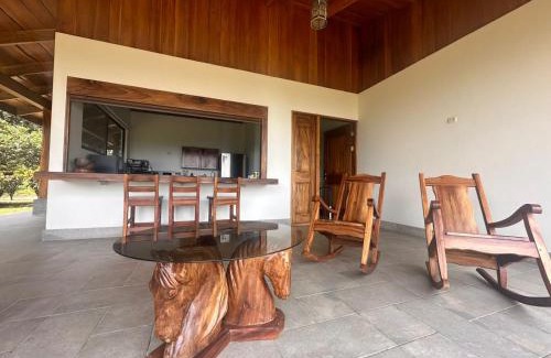 Bijagua House | Casa areno lodge