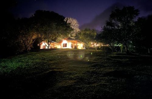 Bijagua House | Casa areno lodge