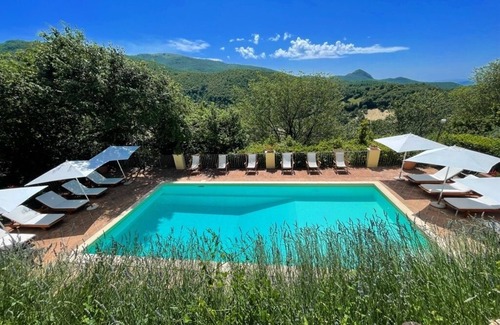 Spoleto House | Casa Aristo! Live like an Italian aristocrat! On a country estate. Slps 10