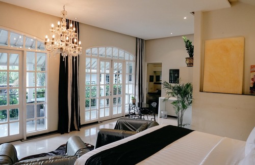 Laksmana Hotel | Casa Artista By Villa Kresna