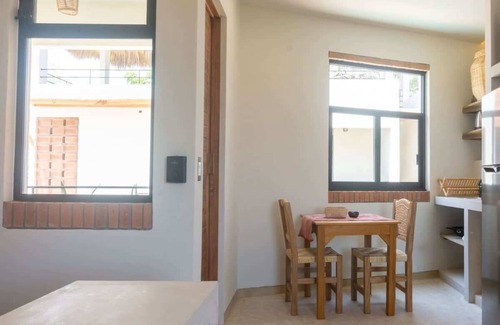 Brisas de Zicatela Apartment | Casa Aymara 102 : Balcón Privado & Wifi Starlink!