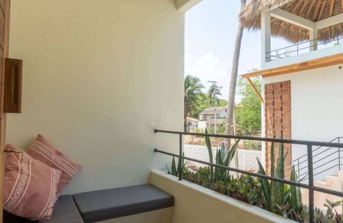 Brisas de Zicatela Apartment | Casa Aymara 102 : Balcón Privado & Wifi Starlink!