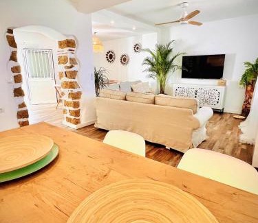 Benajarafe House | Casa Bali