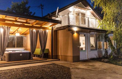 Petrovaradin House | Casa Bella Fruška Gora with HOT TUB
