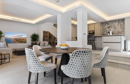 Marbella Ski Chalet | Casa Blanca Mar - Peaceful & stunning 4 bed Townhouse!