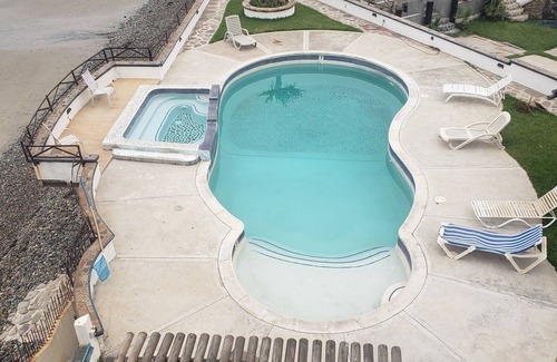 Playas de Rosarito House | Casa Brisa Alta - Beach House - Pool and Jacuzzi