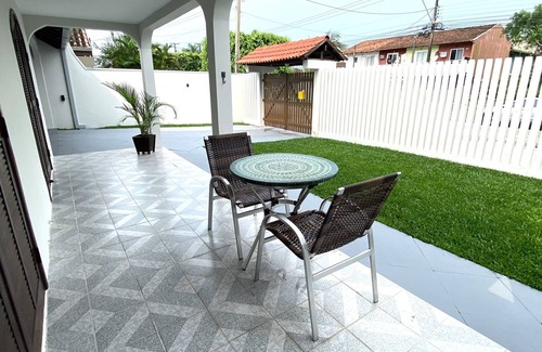 Caioba House | Casa Caiobá! 4 Quartos com Ar-cond., 4 Vagas de Estacionamento, Amplo Quintal!