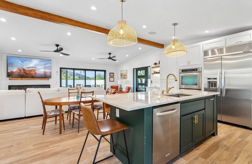 Sherwood Heights House | Casa Camelback | 3BR+Bunkhouse | Pool & Hot Tub