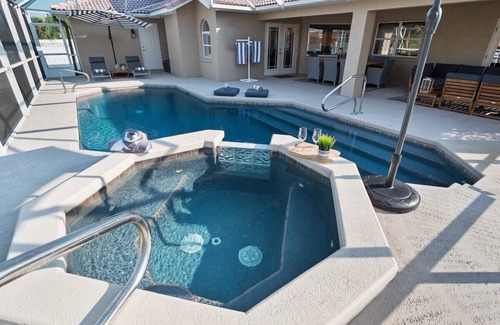 Palm Harbor House | Casa Canal Waterfront Heated Pool & Spa Retreat