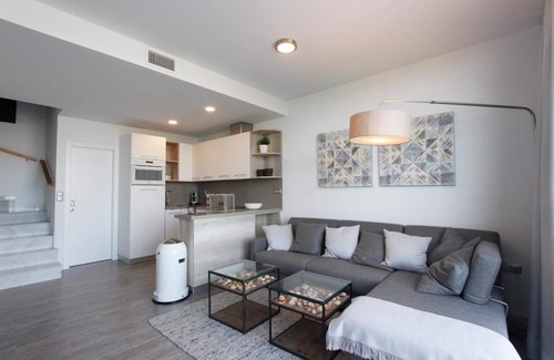 Conil de la Frontera City Center Apartment | Casa Castilnovo - Townhouse built in "loft"style with roof terrace with fantastic sea views close to the beach