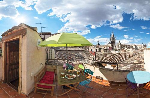 Toledo City Center Apartment | Casa Catedral - terraza privada con vistas en el corazón de Toledo