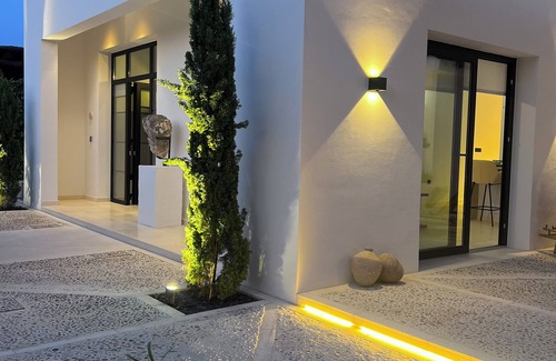 Chipiona Ski Chalet | Casa Chica 1. Beautiful apartment near the sea in the middle of the countryside with swimming pool.