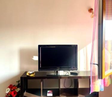 San Donato-San Vitale Apartment | Casa Colore