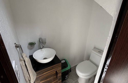 Tlajomulco de Zuniga House | Casa con Todos los Servicios Para Hasta 8 Personas
