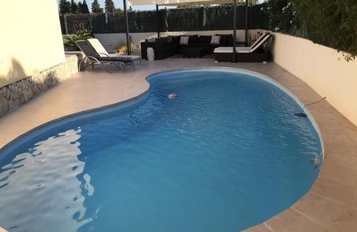 Bon Relax House | Casa con Piscina, A/A, BBQ, WiFi y Garaje en Sant Pere Pescador - ES-89-76